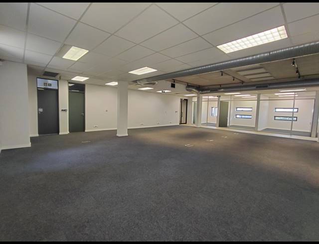 630M² OFFICE TO LET IN LONEHILL